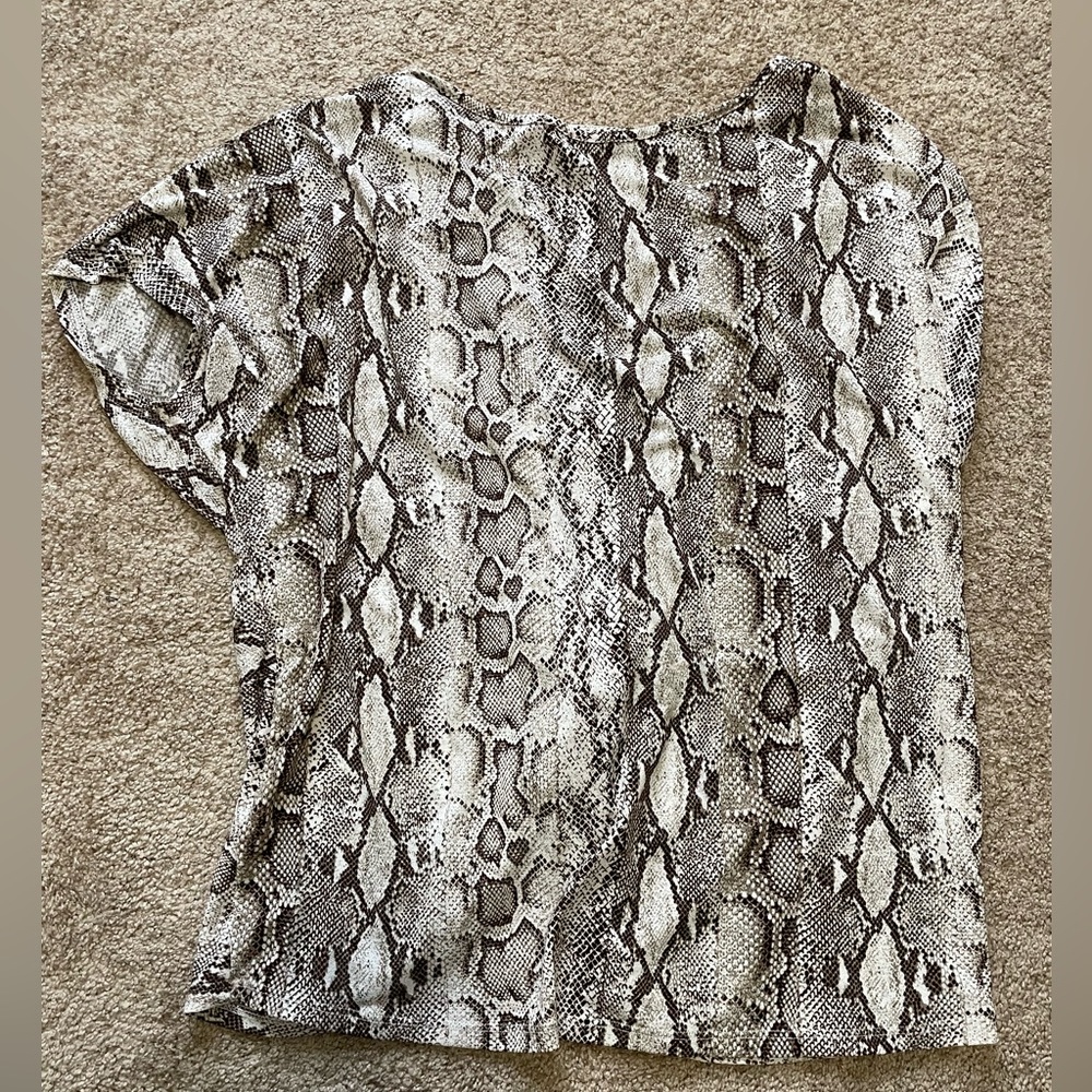 Snake skin short sleeve with cris cross back